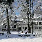 Les Ardillières Du Pont D'oye Hotel 4*